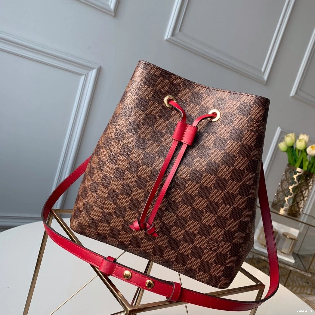 WIS VUITTON LOUIS NÉONOÉ 1128